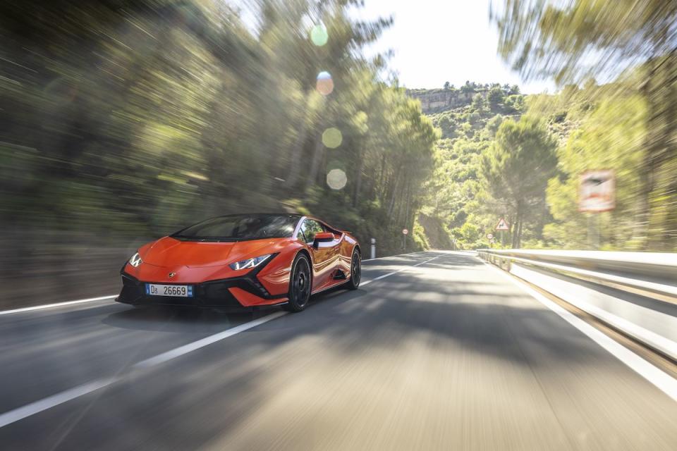 2023 Lamborghini Huracán Tecnica - Photos From Every Angle