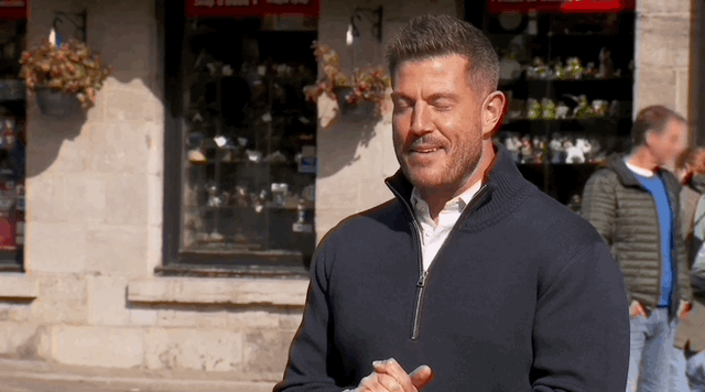<p>ABC</p> Jesse Palmer greets the women on 'The Bachelor'