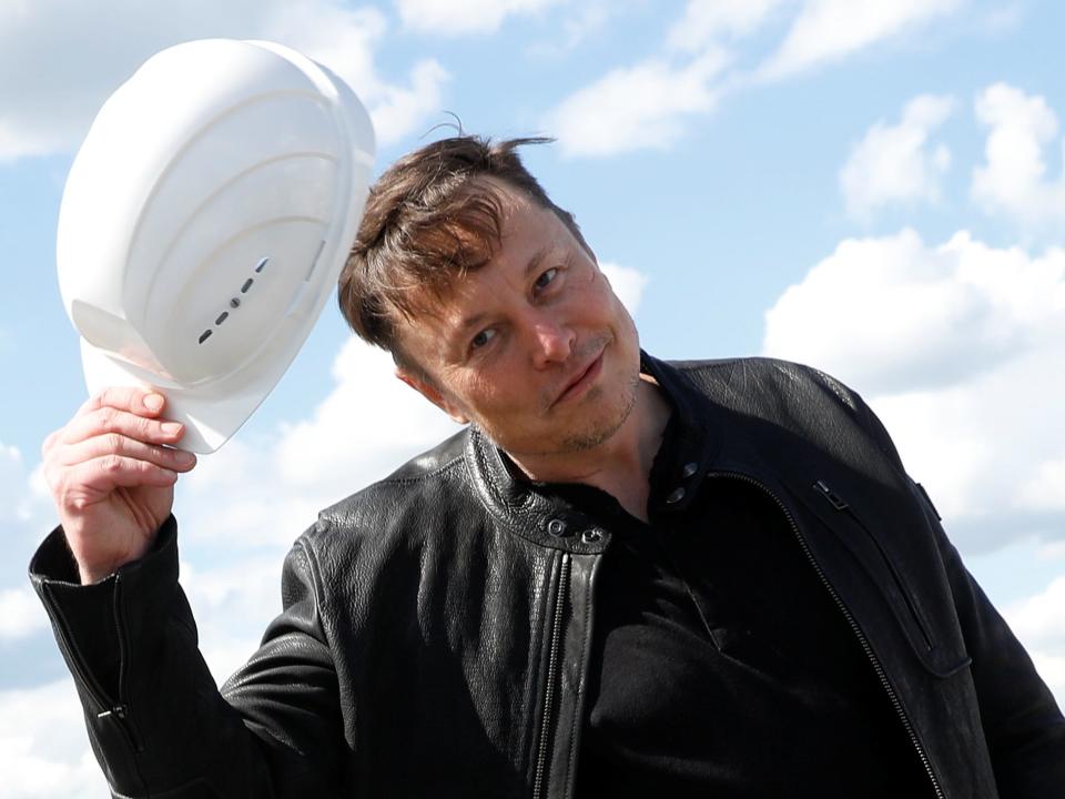 Tesla CEO Elon Musk with a hardhat.JPG