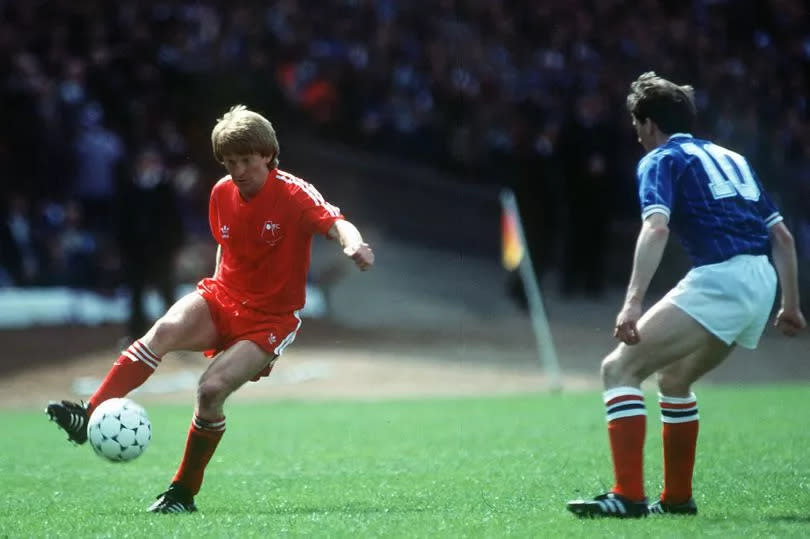 Gordon Strachan with possession in the final