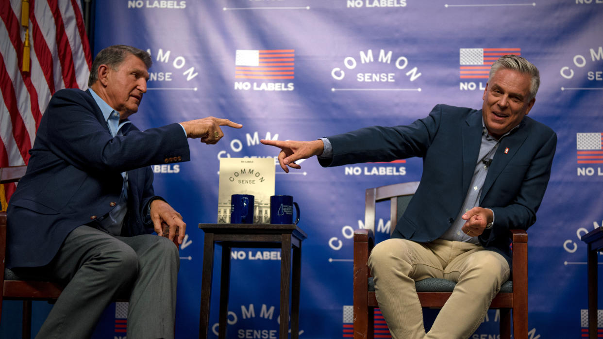  Sen. Joe Manchin (D-W.Va.) and Jon Huntsman (R) at No Labels event. 