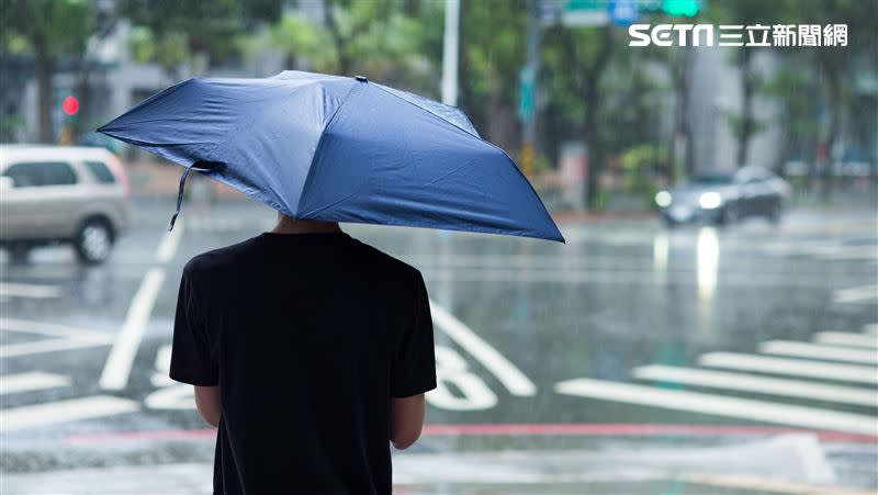 明天清明節（4日）鋒面通過，天氣轉趨不穩定。