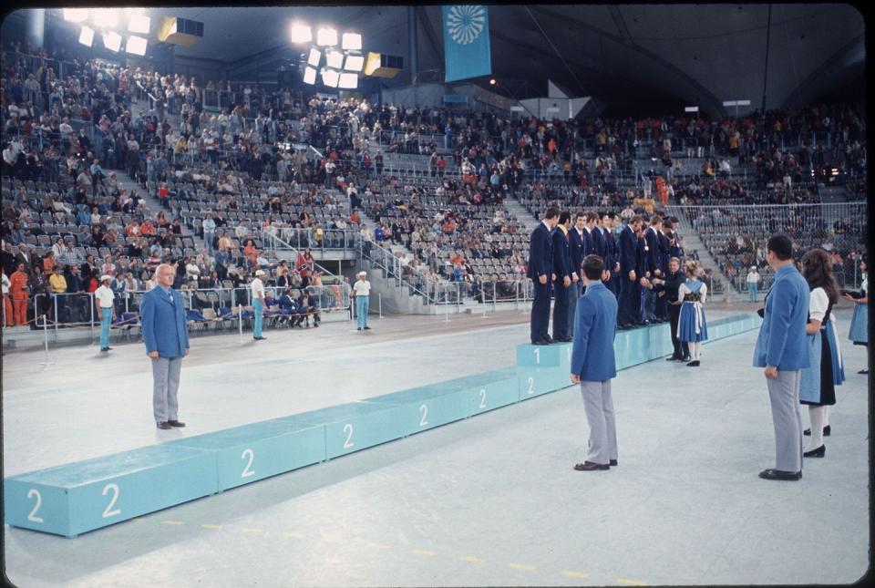 30 Photos of the Best Moments in Olympics History