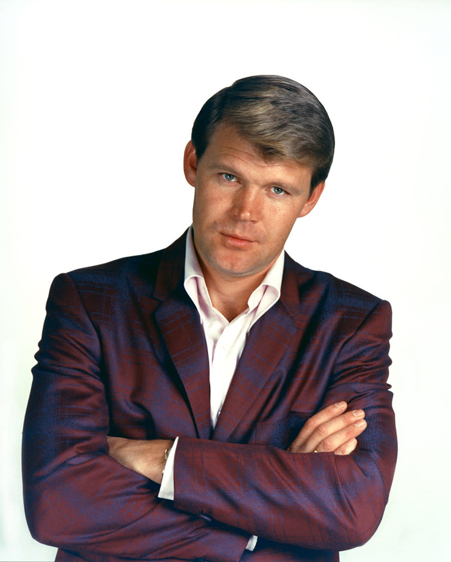 Country Singer Glen Campbell poses for a portrait in February 1967 in Los Angeles, California.