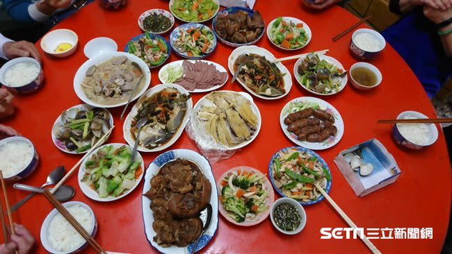 年初二回娘家吃飯，有些注意事項要留心。（圖／資料照）