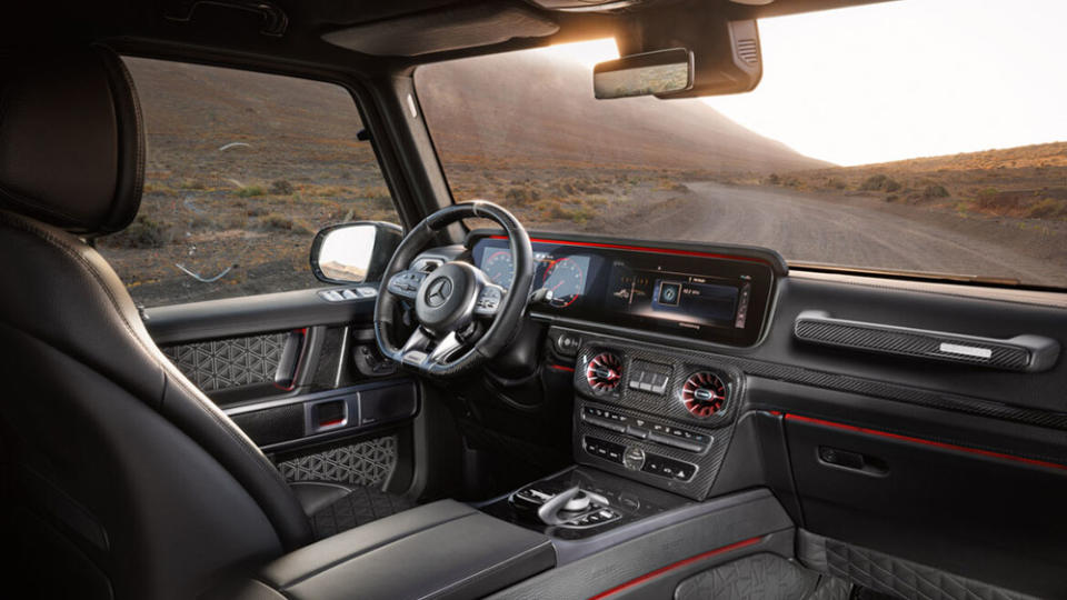 Inside the Brabus XLP 900 6x6 Superblack