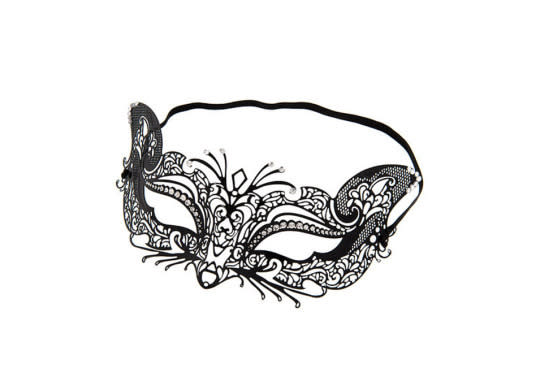 You don’t have to go naked to look sexy on Halloween—this delicate masquerade mask will do the trick just fine.