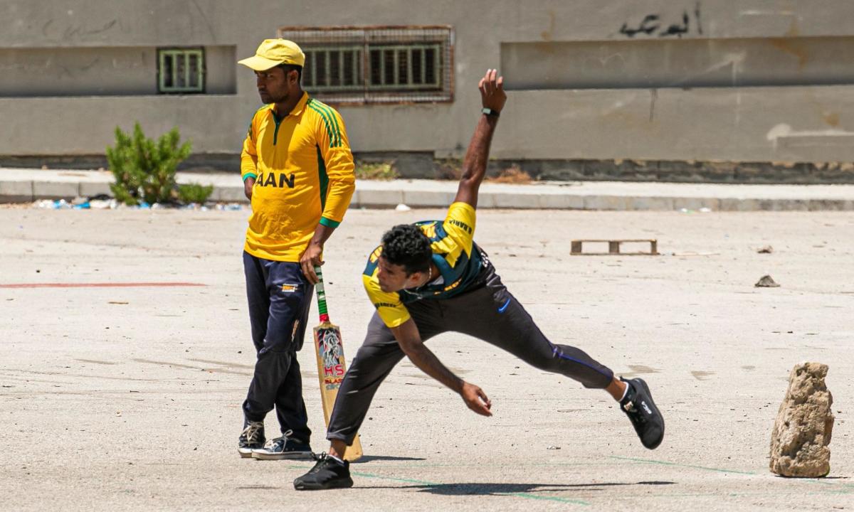 Comment le cricket dans les parkings au Liban permet aux travailleurs migrants sri-lankais de s’échapper