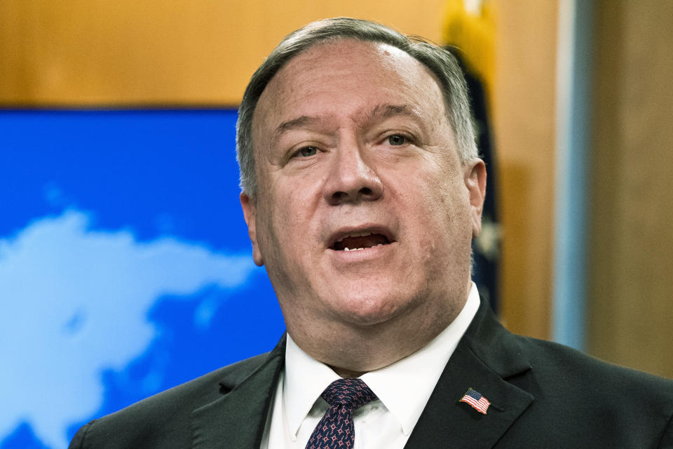 ARCHIVO - En esta fotografía de archivo del 14 de octubre de 2020, el secretario de Estado Mike Pompeo habla en una conferencia de prensa en el Departamento de Estado, en Washington. (AP Foto/Manuel Balce Ceneta, POOL)