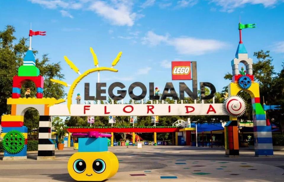 Delight your kids at Legoland Florida.