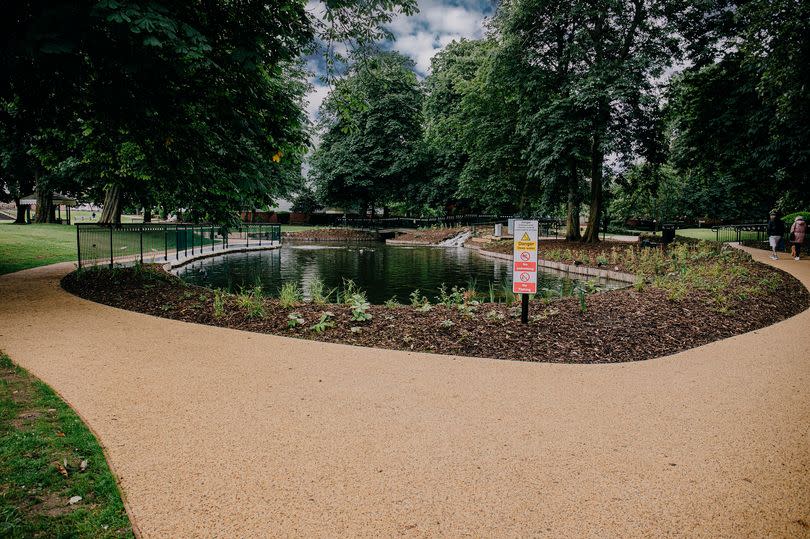 Landmark works included the refurbishment of the pond and its perimeter railings as well as the reinstatement of the pond pump