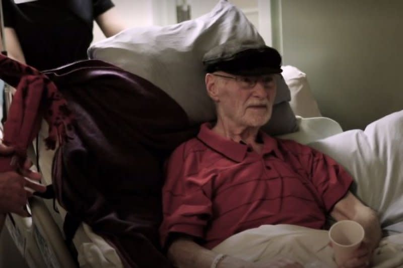 78歲加拿大公民謝爾德（John Shields）選擇安樂死，還安排了自己的告別式。(截圖自影片)