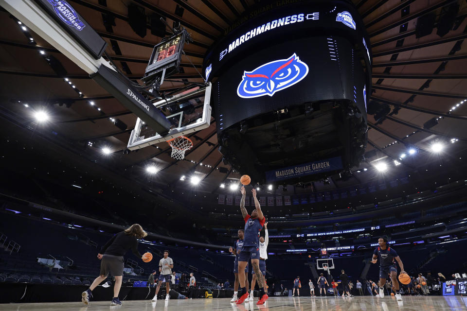 Florida Atlantic guard Alijah Martin, center, shoots during practice before a Sweet 16 college basketball game at the NCAA East Regional of the NCAA Tournament, Wednesday, March 22, 2023, in New York. (AP Photo/Adam Hunger)