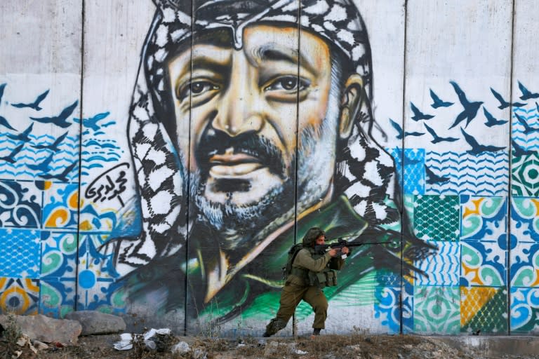 For many young Palestinians, the landmark Oslo accord, which Yasser Arafat signed with Israeli prime minister Yitzhak Rabin 25 years ago on Thursday, was a betrayal that has only consolidated Israel's occupation