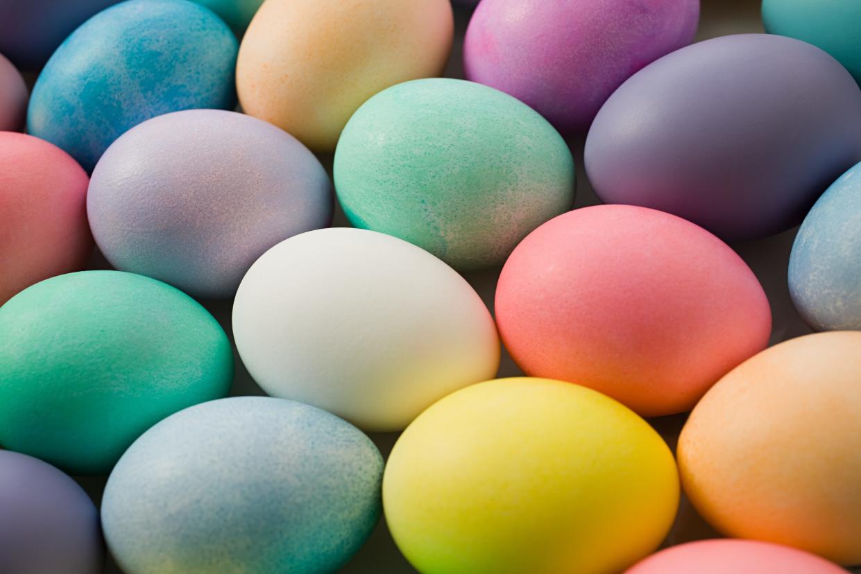 Eier können auch ohne künstliche Farben richtig gut aussehen. (Symbolbild: Getty Images)