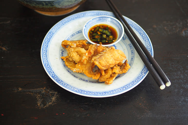 Their fish noodles is excellent with the milky broth, vegetables, tomatoes and soft bean curd