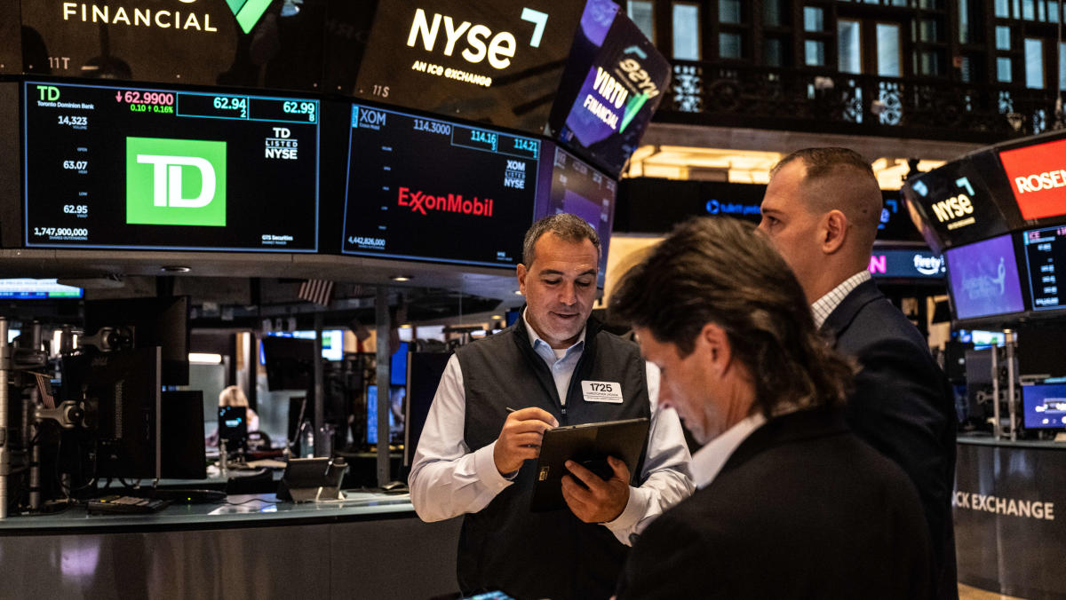 S&P 500 notches record close, posts best September since 2019