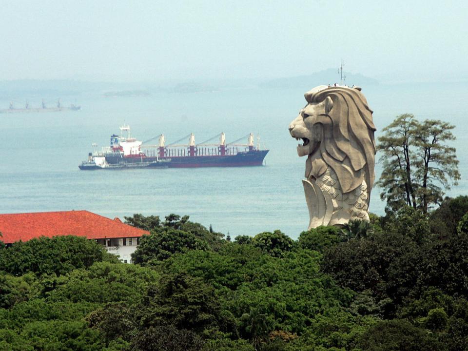 The Merlion statue overlooks Sentosa in 2005.