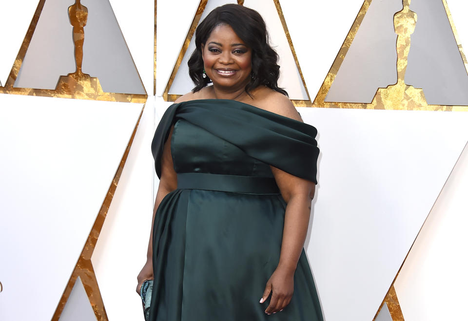 Octavia Spencer arrives at the Oscars. (Photo: Jordan Strauss/Invision/AP)