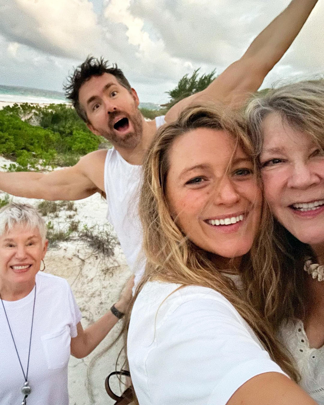 Family beach day! (@blakelively via Instagram)