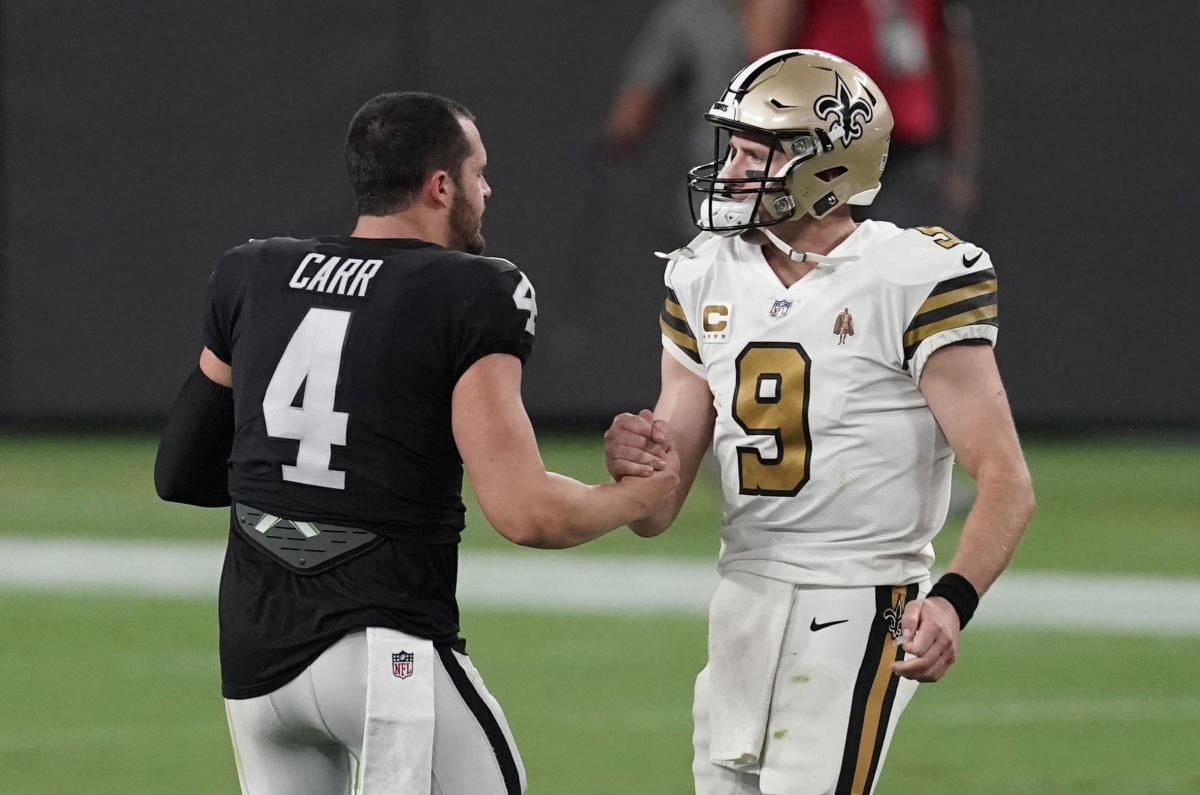 Derek Carr Wears Air Jordan Cleats in Saints Win Over Panthers