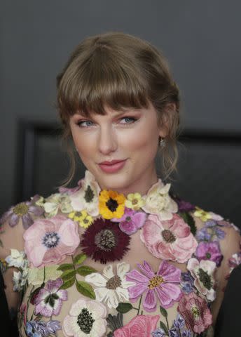 13 Fashion Pieces to Create the Perfect Taylor Swift Wardrobe