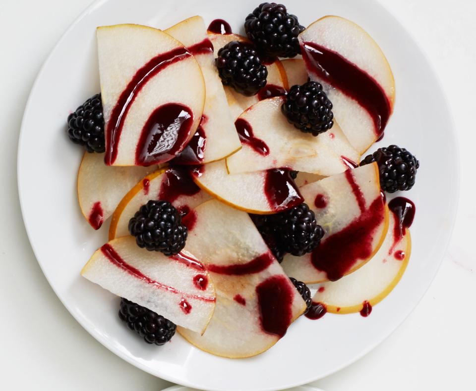 Blackberry–Asian Pear Salad With Blackberry–Earl Grey Sauce