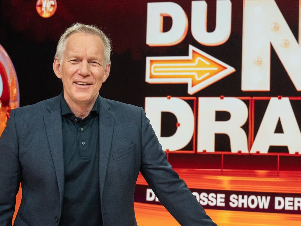 "Da kommst Du nie drauf!": Moderator Johannes B. Kerner stellt Fragen rund um besondere Personen und unfassbare Tatsachen. (Bild: ZDF/Sascha Baumann)