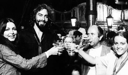 <div class="paragraphs"><p>Kabir Bedi and Parveen Babi, with Italian director and scriptwriter Sergio Sollima and Austrian actress Sonja Jeannine on the set of 'The Black Corsair'</p></div>