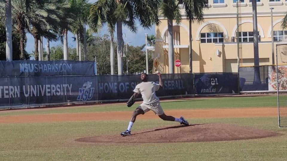 Aroldis Chapman aceptó una oferta de los Reales de Kansas City que solo depende de un examen físico para hacerse efectiva.