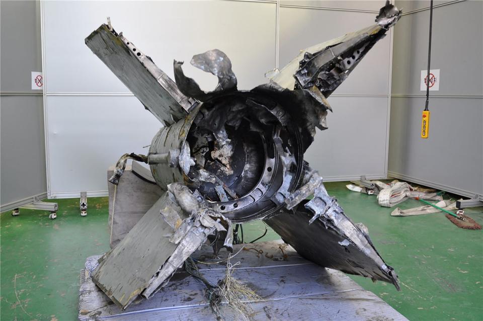 Retrieved debris of a three-meter-long and two-meter-wide piece (South Korean Defence Ministry/AF)