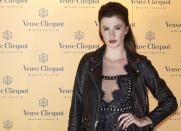 Die Trennung ihrer Eltern verdaute Ireland Baldwin nur schwer und suchte bereits im Alter von 19 Jahren eine Reha-Klinik auf, laut eigener Aussage wegen eines "seelischen Traumas". Die ausgewählte Klinik richtet sich vor allem an Menschen, die einen Alkohol- und Drogenentzug nötig haben. Heute arbeitet Ireland erfolgreich als Model. (Bild: Carlos Alvarez / Getty Images)