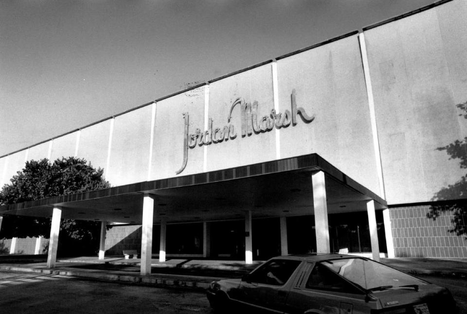 A closed Jordan Marsh department store at Dadeland Mall in 1991.