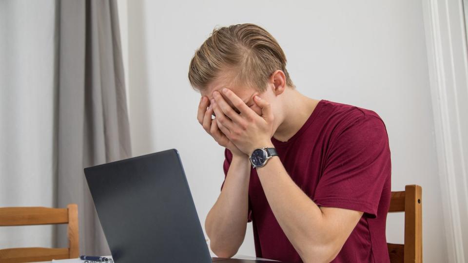 Hetze und eine unerfreuliche Atmosphäre am Arbeitsplatz spielen bei Stress im Job für viele die größte Rolle. Foto: Christin Klose/dpa-tmn