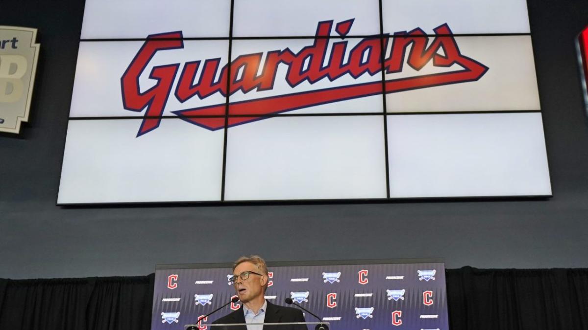 World Series Can't Outrun Objections to Cleveland Indians' Red-Skinned Logo  - ABC News