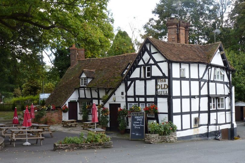 The Old Bull, Inkberrow - © Copyright Jeff Gogarty and licensed for reuse under Creative Commons Licence