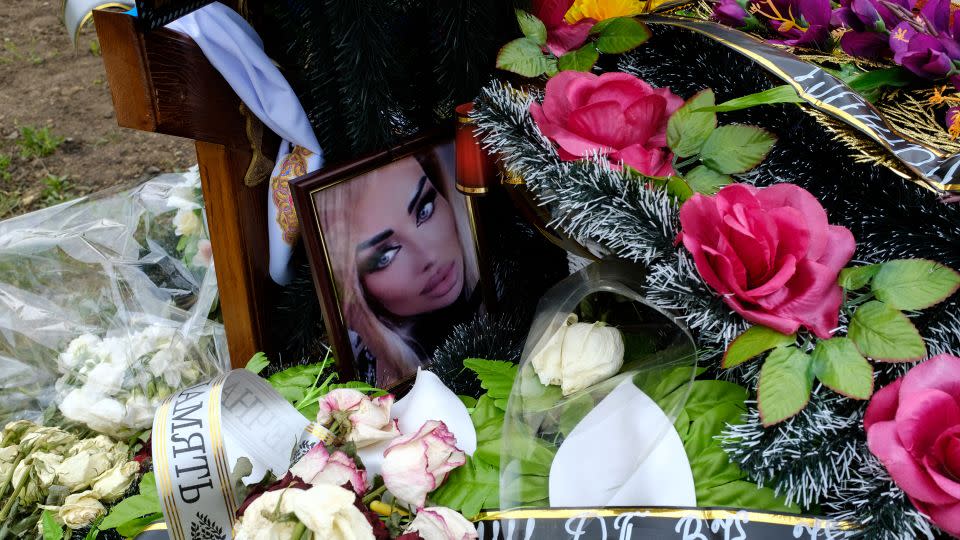 The graves of Larisa and Mykola Glushko in Pokrovsk. - Mick Krever/CNN