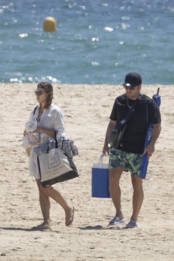 Yana Olina y David Bustamante en la playa de Tarifa