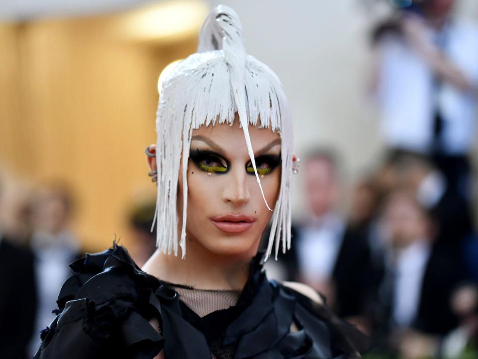 Aquaria Met Gala 2019 in white wig and black eyeshadow