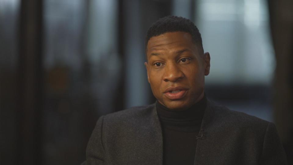 PHOTO: Jonathan Majors speaks during an interview with Linsey Davis from ABC News.  (ABC News)