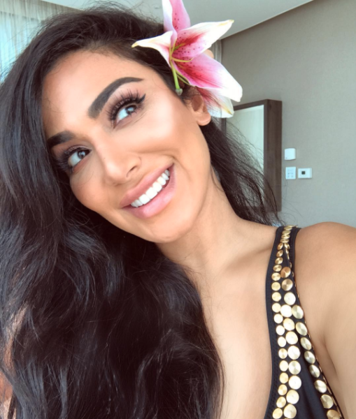 Huda has breaks from makeup on the weekends. Photo: Instagram