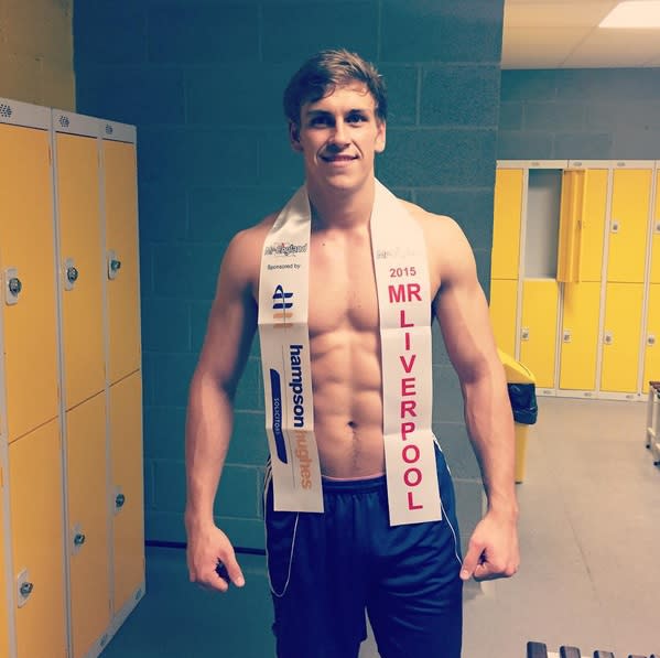 Und tatsächlich: Der Sportentwicklungsstudent gewann im Mai die Wahl zum "Mr. Liverpool 2015". Auf diesen Erfolg ist der junge Adonis noch immer stolz, wie ein Instagram-Foto zeigt.