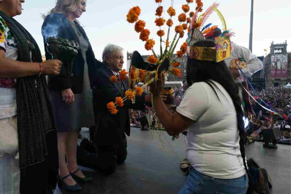 AMLO BASTON DE MANDO