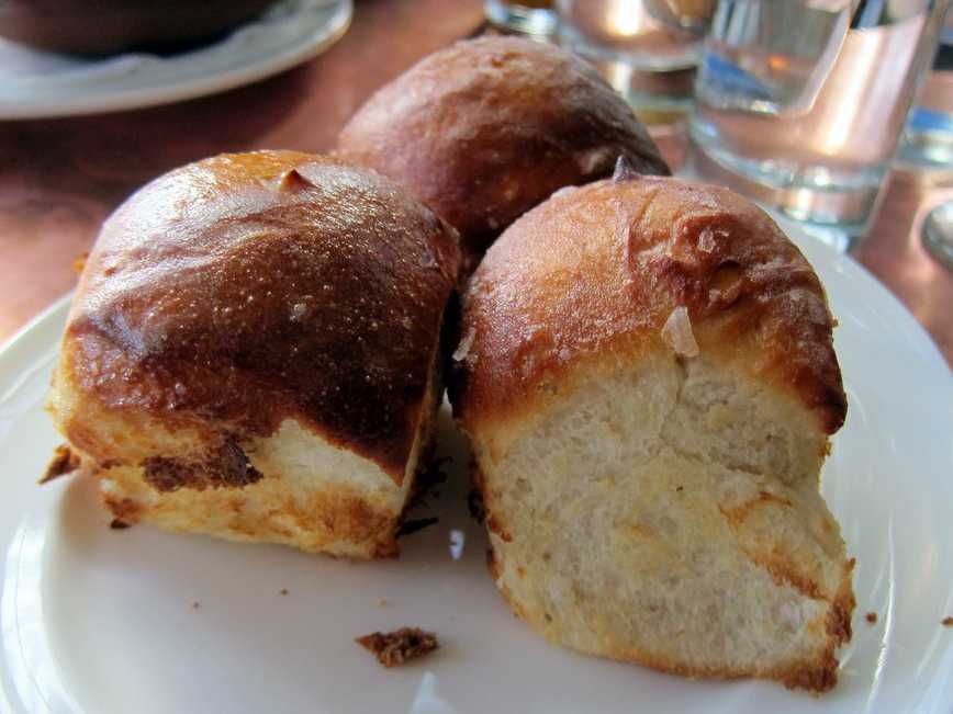 bread rolls dinner