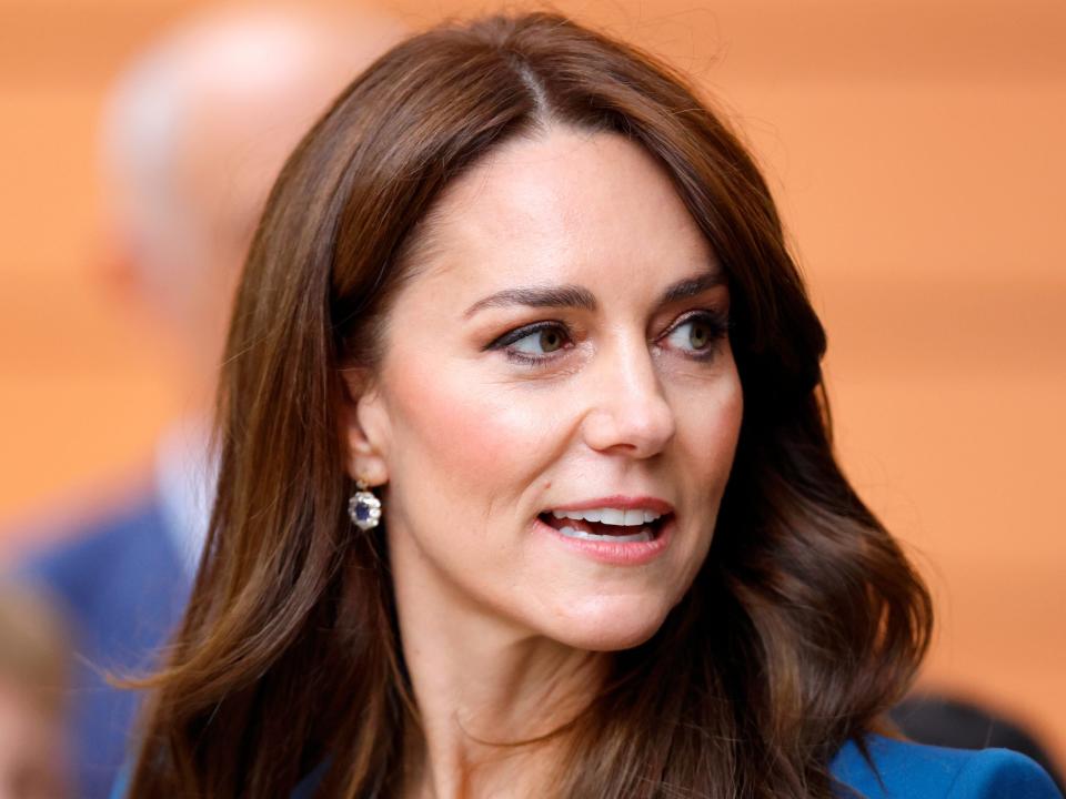 Kate Middleton will be hospitalized for up to 2 weeks after surgery