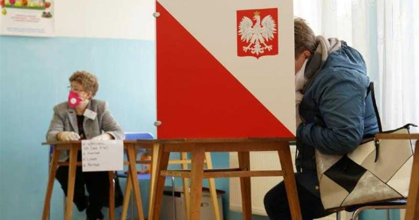 疫情封鎖下未取消選舉，波蘭投票所不准開設怎麼投票？（圖／Reuters）