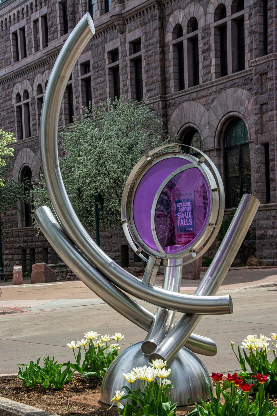 Selene by Nathan Pierce. Sioux Falls SculptureWalk 2022.