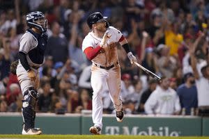 Red Sox 2B Trevor Story to IL with bruised right hand