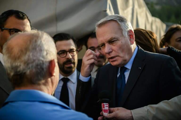 During a trip to Turkey which included a visit to a Syrian refugee camp, French Foreign Minister Jean-Marc Ayrault said the international community must "do everything" to stop the "massacre" in Aleppo