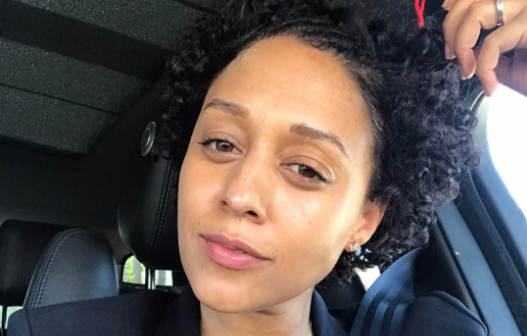 Tia Mowry posts a flawless no-makeup selfie. (Photo: Instagram/tiamowry)